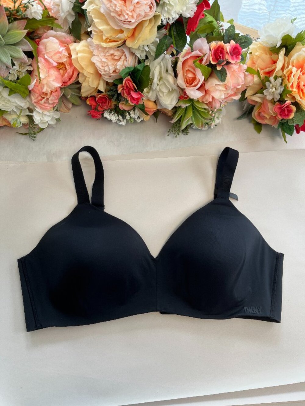 DKNY Wireless T-Shirt Bra 38DD Black Seamless Comfort